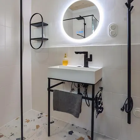 Koti Apartmanhaz